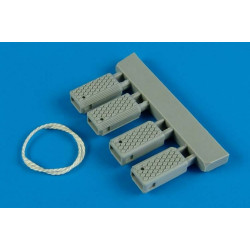 Wheelliant 132007 1/32 Universal Navy Wheel Chock With Nylon Rope Early