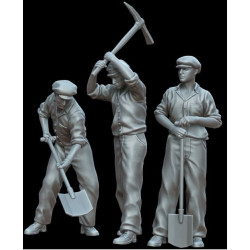 White Stork Miniatures F72082 1/72 Civilian Workers Resin Unassembled Unpainted Kit