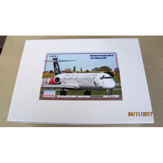 CIVIL AIRLINER MD-87 STAR ALLIANCE SAS 1/144 EASTERN EXPRESS EE144110-03