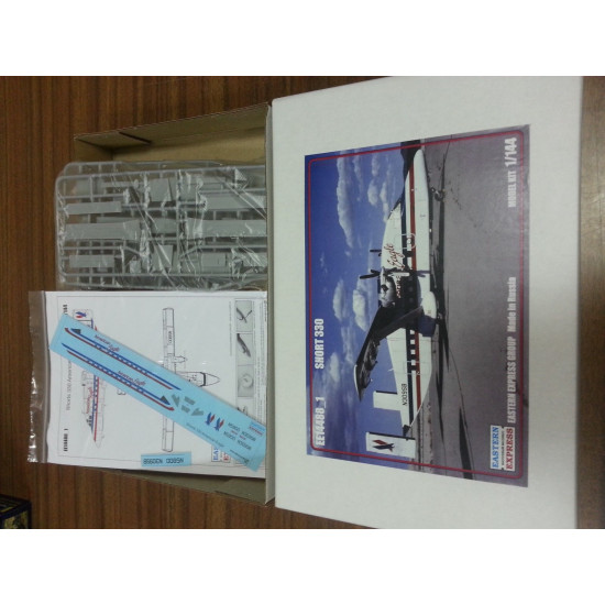 EASTERN EXPRESS 1/144 AIRCRAFT SHORT 330 AMERICAN EAGLE EE14488-01