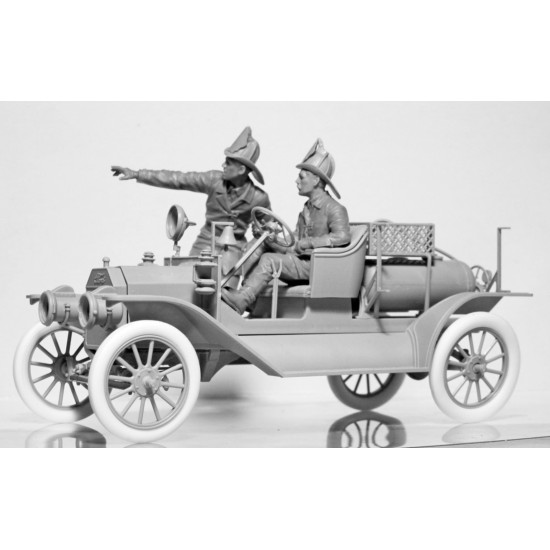 ICM 24017 MODEL T 1914 FIRE TRUCK WITH CREW PLASTIC MODEL KIT 1/24 SCALE