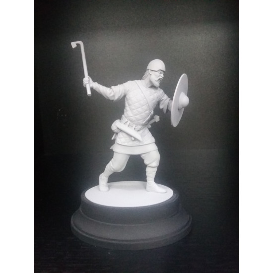 VIKING WITH AN AX AND SHIELD 9TH CENTURY 1/16 SCALE FIGURES MODEL KIT ICM 16301