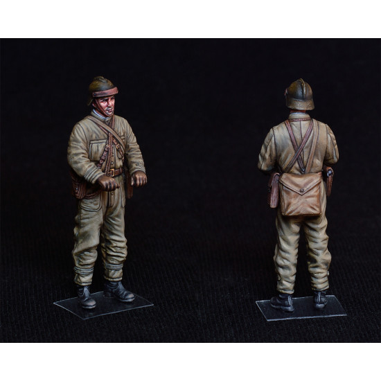 Plastic Model Building Kit Military miniatures of World War II POLISH TANK CREW 1/35 MINIART 35267
