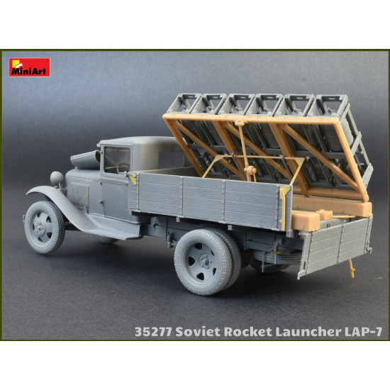 Military miniatures of World War II SOVIET ROCKET INSTALLATION LAP-7 1/35 MINIART 35277