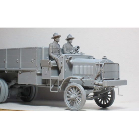 US DRIVERS (1917-1918) (2 FIGURES) 1/35 scale ICM 35706 for ICM 35650, ICM 35651