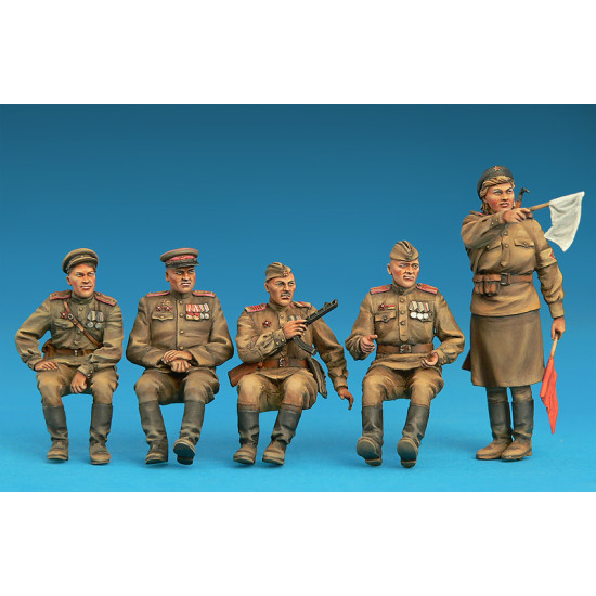 MINIART 35313 1/35 SCALE MODEL SOVIET JEEP CREW. SPECIAL EDITION