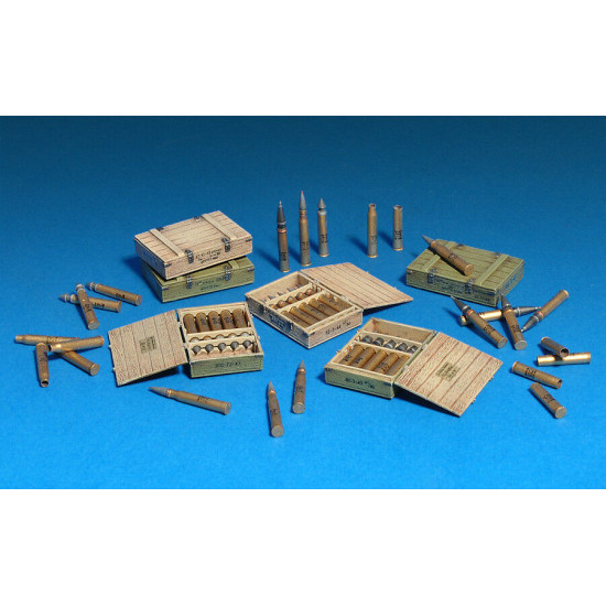 Miniart 35129 - 1/35 Soviet Gun USV-BR 76-mm 1941 with Limber and Crew USSR kit
