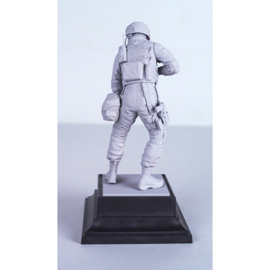 ICM 16101 - 1/16 - S.W.A.T. Team Leader Stormtrooper plastic model kit scale