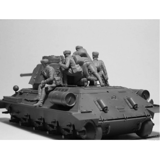 ICM 35368-1/35 T-34-76 With Soviet Medium Tank Riders WWII scale model kit