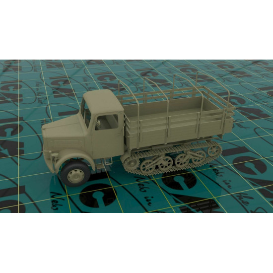 ICM 35453-1/35 German Semi-tracked Truck khd S3000/ss M Maultier, WWII plastic