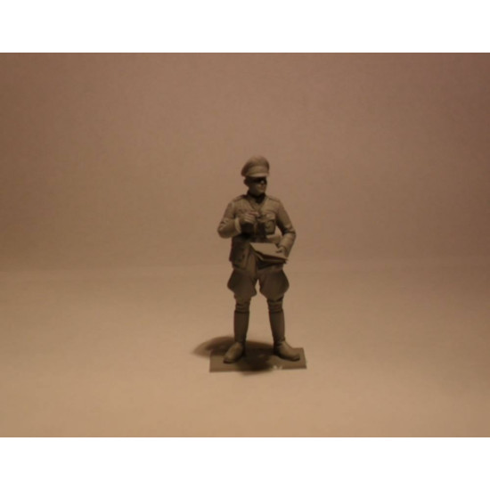 ICM 35639 - 1/35 German Infantry (1939-1942) WWII 4 figures scale model kit