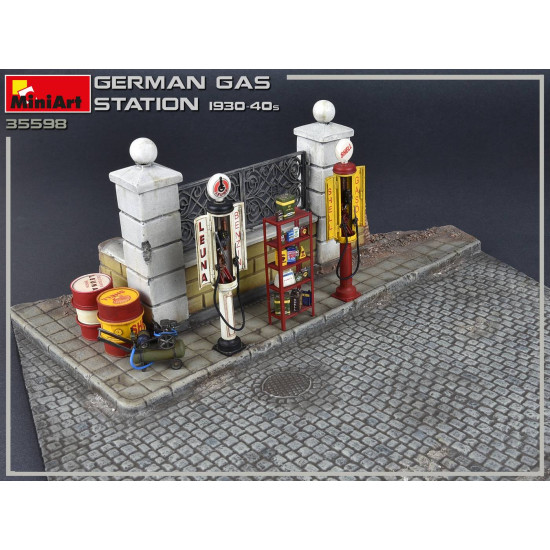 German Gas Station 1930-40s 1/35 Miniart 35598