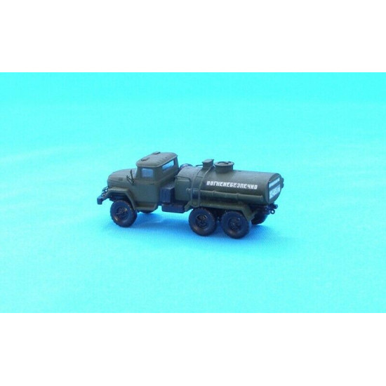 ATZ-4-131 fuel refueller on ZiL-131 chassis 1/144 Armory AR14803