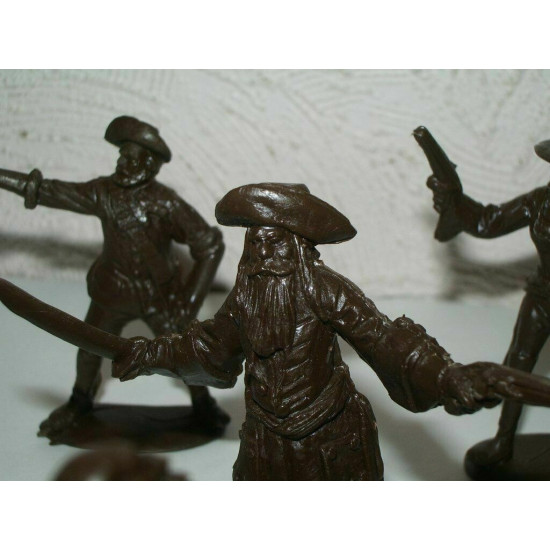 Mars Figures 32020 - 1/32 Pirates of the Caribbean (15 figures / 8 poses) kit