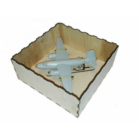 LMG BB-15 - 1/72 Transport box 270x270 for storing and transporting models