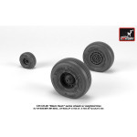 Armory AW35303 - 1/35 - 1/35 UH-60 Black Hawk wheels w/ weighted tires