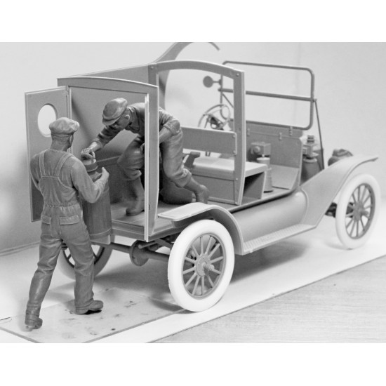 ICM 24019 - 1/24 Gasoline Delivery, Model T 1912 Delivery Car , scale model kit