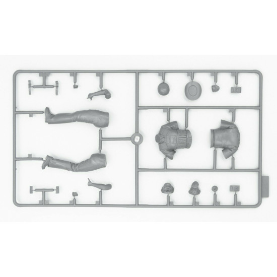 ICM 16009 - 1/16 - British Police Female Officer - plastic model kit scale