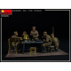 MINIART 35325 Dinner On The Front 5 Figures Plastic Models Kit 1/35 scale
