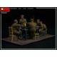 MINIART 35325 Dinner On The Front 5 Figures Plastic Models Kit 1/35 scale
