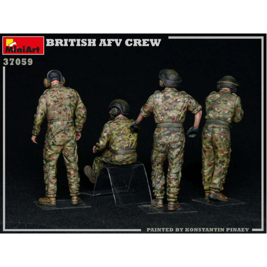 Miniart 37059 - 1/35 Modern British crew BTT Scale Plastic Model Kit