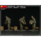 MINIART 35286 - 1/35 - GERMAN SOLDIERS WITH JERRY CANS (2 figures)