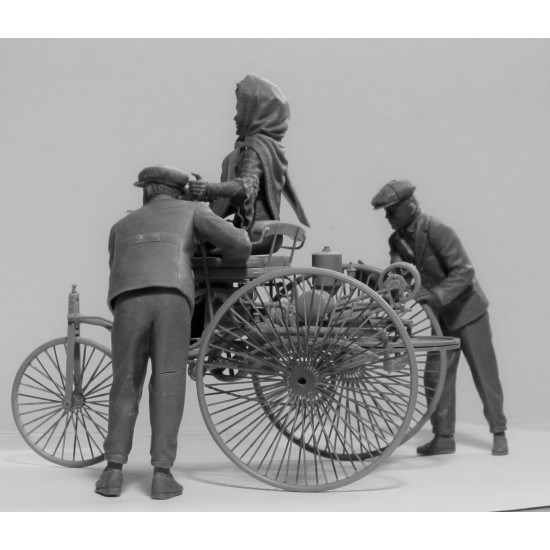 ICM 24041 - 1/24 - Benz Patent-Motorwagen 1886 with Mrs. Benz Sons 1885