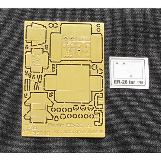 Vmodels 35018 - 1/35 - Photo-etched Panhard radio ER-26 ter