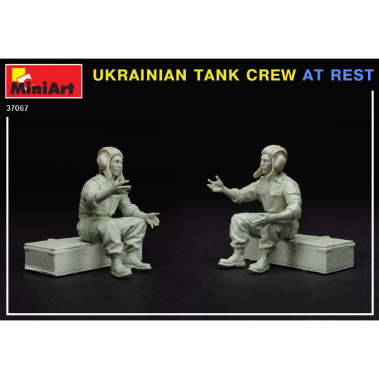 Miniart 37067 - 1/35 - UKRAINIAN TANK CREW AT REST. 4 figures