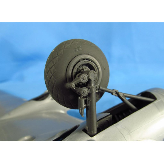 Metallic Details B-17. Wheels uncovered (Revell/Monogram) 1/48 MDR4866 scale model resin kit