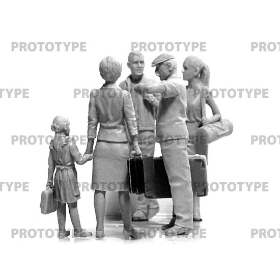 ICM 35905 - 1/35 Chernobyl5 Evacuation (4 adults, 1 child and luggage) model