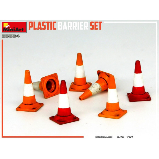 Miniart 35634 - 1/35 PLASTIC BARRIER SET scale model kit