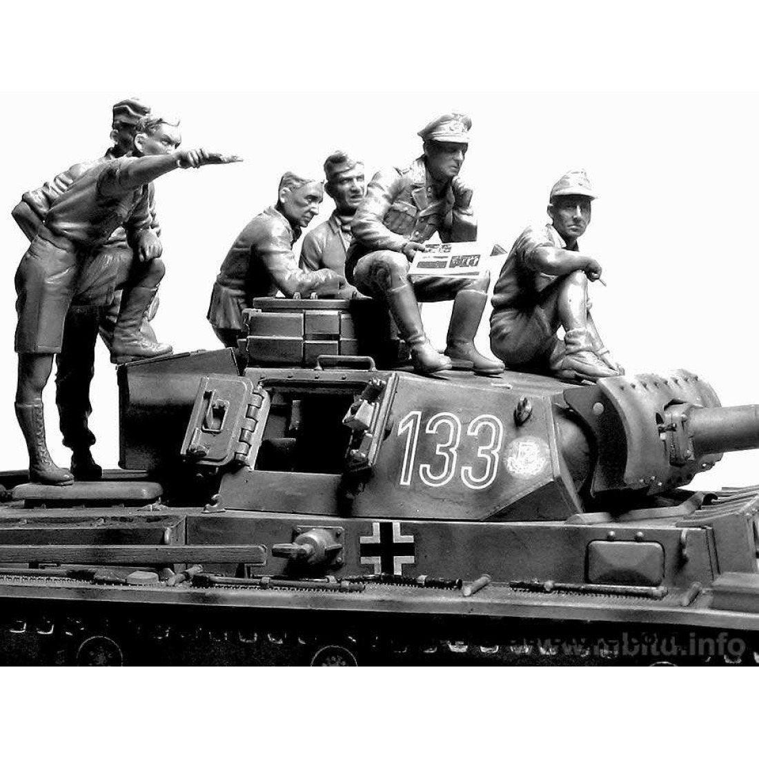 Rommel and German Tank Crew, DAK WWII 1/35 Master Box 3561 Model Kit ...