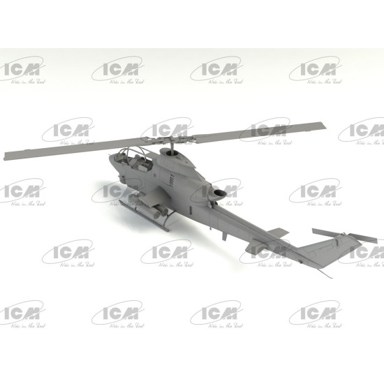 ICM 32061 - 1/32 AH-1G Cobra (late production) US Attack Helicopter scale model