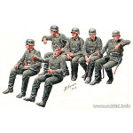 German Infantry on the march, WW II era 6 figures 1/35 Master Box 35137