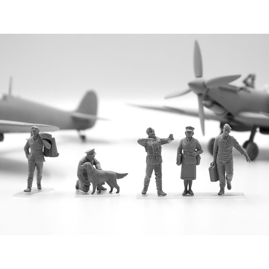 ICM DS4802 - 1/48 RAF Airfield WWII, 7 figures, scale model kit