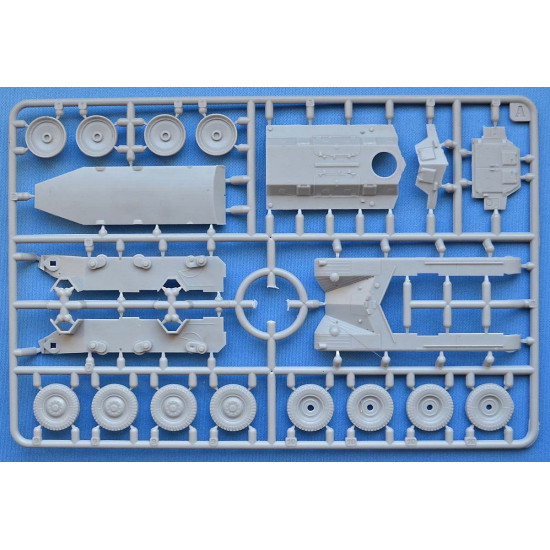 ACE 72460 - 1/72 EBR-ETT (Engin Transporteur de Troupes) APC scale plastic model