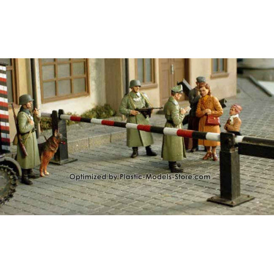 Checkpoint sentry box civilian dog 1/35 Master Box 3527