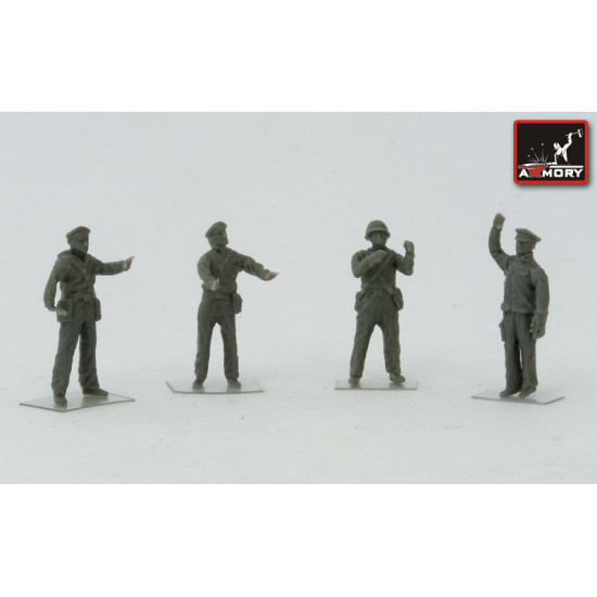 Armory F7217 - 1/72 Soviet Quadruple Maxim AA gun marines crew (WWII) 4 figures