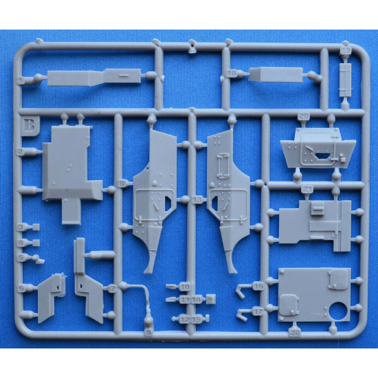 ACE 72423 - 1/72 - VB2L Mistral (AA version). Long chassie