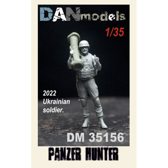 Dan Models 35156 1/35 - Ukrainian soldier with Javelin FGM-148. Panzer Hunter. War 2022