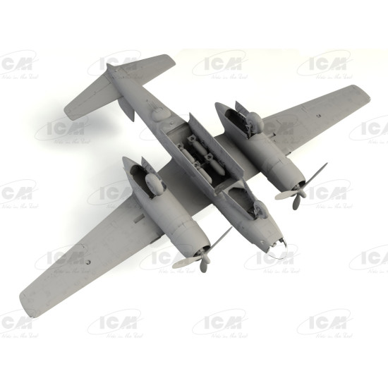 ICM 48288 - 1/48 A-26C-15 Invader with pilots and ground personnel, scale plastic model kit