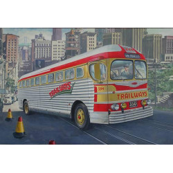 Roden 819 - 1/35 - GMC PD-3751 “Silverside Trailwagon” Trailways Company