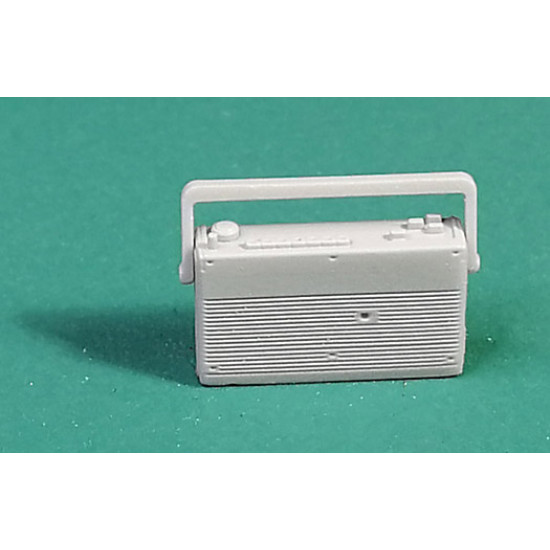 Eureka E-057 1/35 Portable Radio Casette Players 2pc Houseware