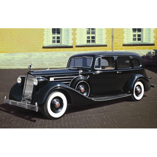 Packard Twelve (Model 1936), WWII Soviet Leader's Car with Passengers 1/35 ICM 35535