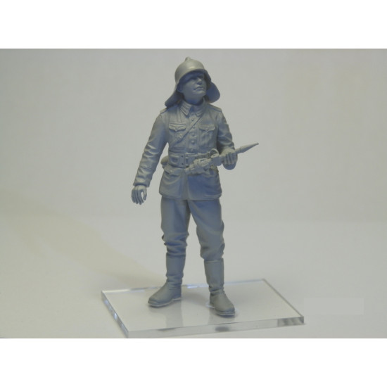 WWII German Firemen 1/35 ICM 35632