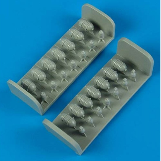 Quickboost 72356 1/72 B-17 Flying Fortress Oxygen Cylinders Accessories Kit
