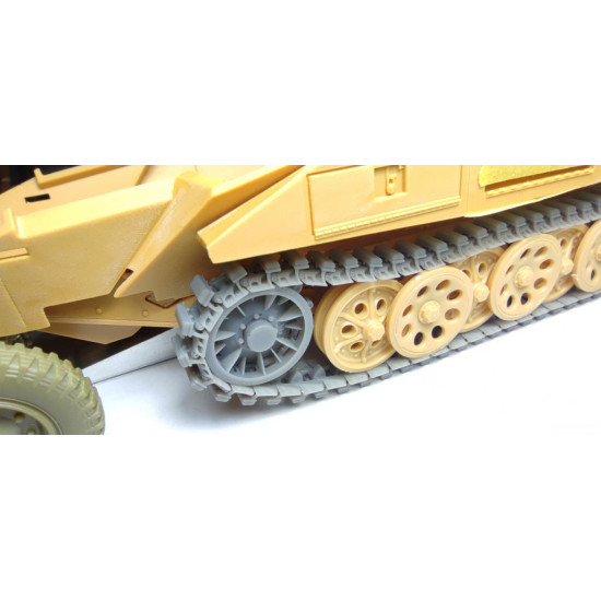 Sbs 3d008 1/35 Sd.kfz.251 Early Pattern Tracks And Sprocket Non Poligonal