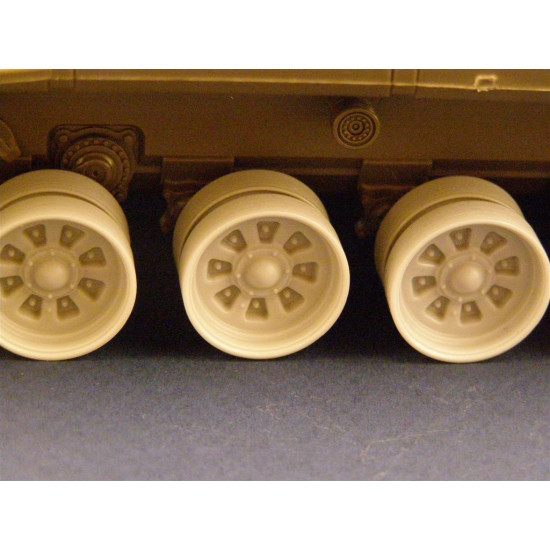 Panzer Art Re35-027 1/35 Burn Out Wheels For T-72 Tank Accessories For Armor Panzer Art Re35-027 1/35 Burn Out Wheels For T-72 Tank Accessories For Armor