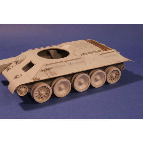 Panzer Art Re35-169 1/35 T-34 With Captured Panther Road Wheels 183 And 174 Zavod